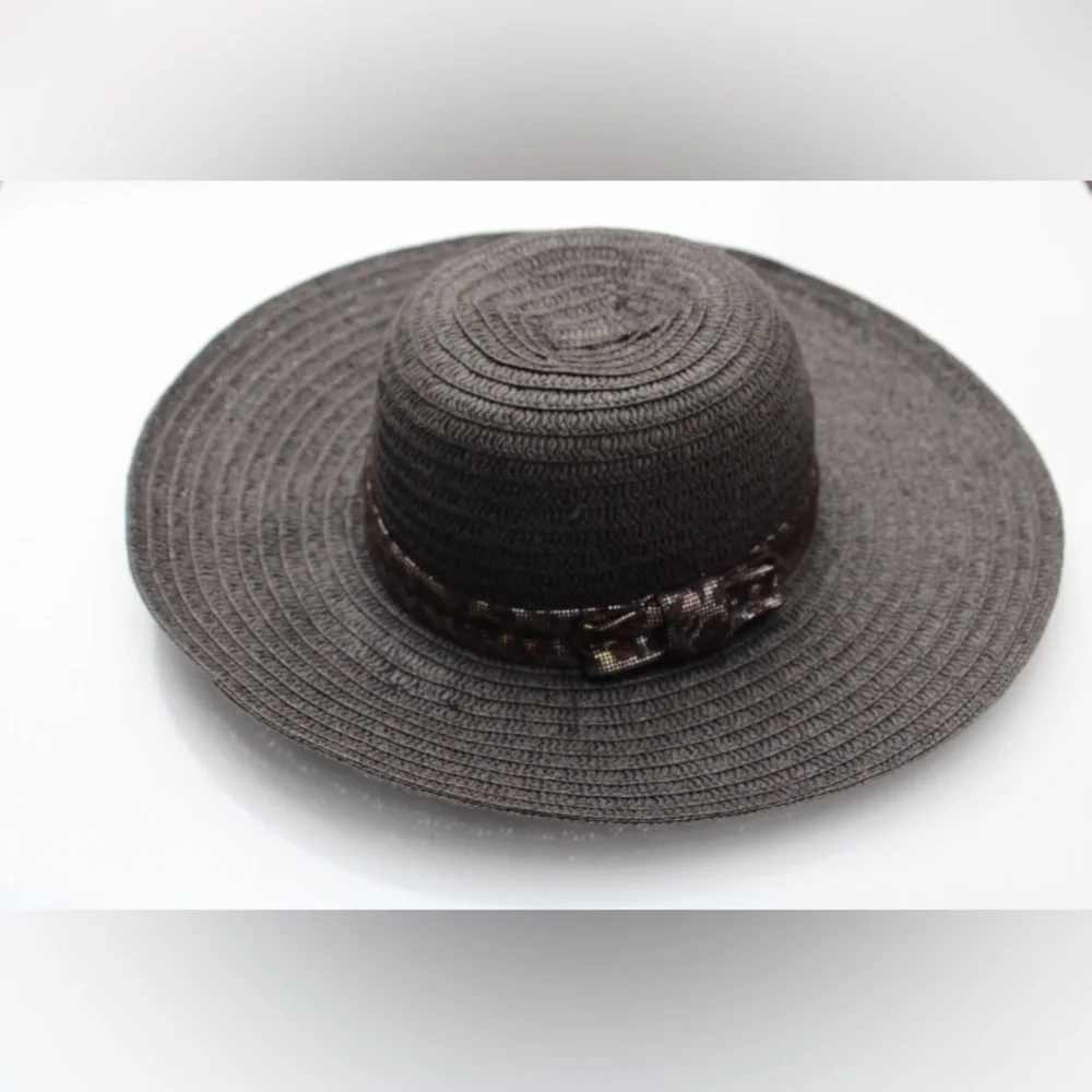 August silk hat